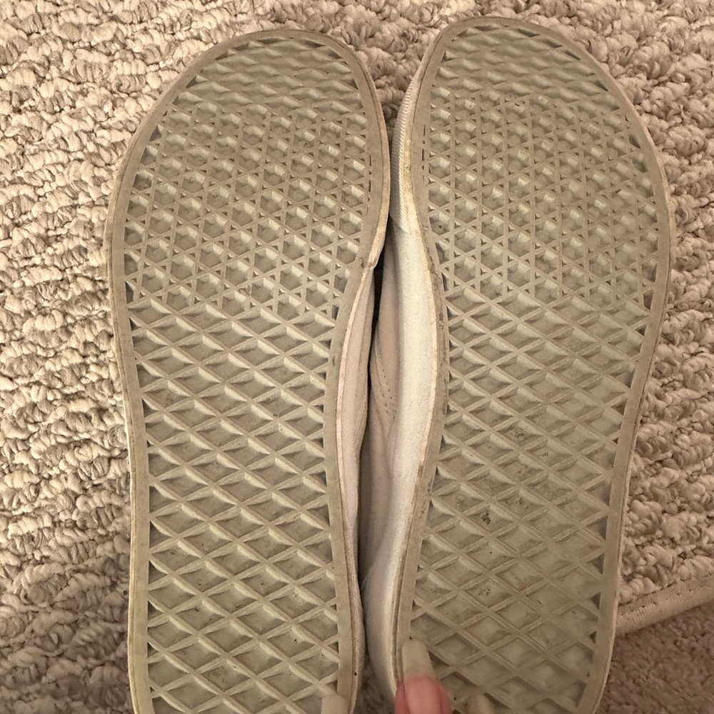 Vans size men’s size 8, women size 9.5